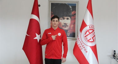 Emir, Dünya Şampiyonu oldu 