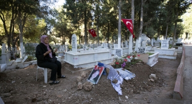 Eygi'nin mezarına ziyaretler sürüyor