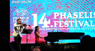 Film müzikleri gecesinde konser