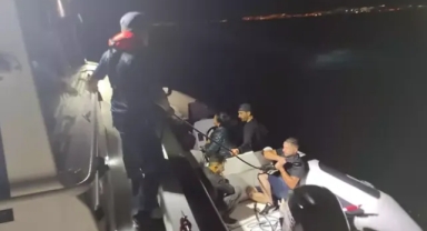 Göçmen kaçakçısı ve kaçak göçmenler yakalandı