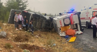 İki kazada 1 kişi öldü, 14 kişi yralandı