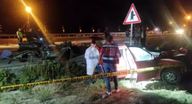 Kafa kafaya çarpıştılar: 2 ölü, 3 yaralı