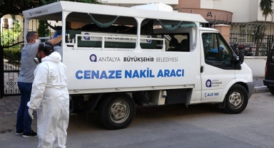 Kötü koku ihbarına gittiler, ceset buldular