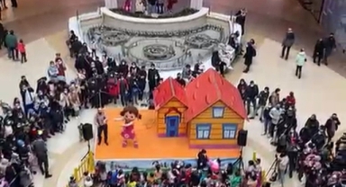 Niloya ve arkadaşları Antalya'ya geliyor