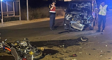 Otomobille çarpışan motosikletli hayatını kaybetti