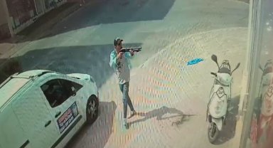 Pompalı tüfekle ateş açtı