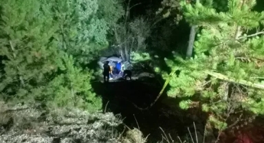 Şarampole düşen otomobilde 1 kişi öldü, 3 kişi yaralandı