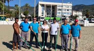 Alanya sahilinde temizlik çalışması