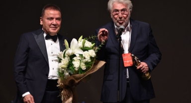 Altın Portakal ‘Onur’ ve ‘Başarı’ ödülleriyle başladı 