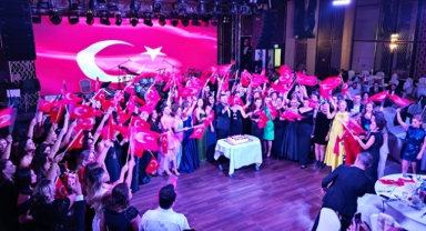ANTGİAD'tan Cumhuriyet Balosu
