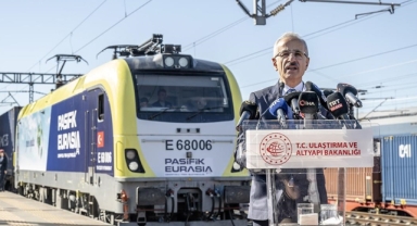 Bakan Uraloğlu: Uluslararası yük treni seferlere başladı
