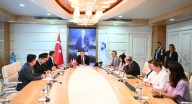 Çinliler Çevre Dostu Çiftçi Kart’ı inceledi
