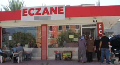 Eczanede hırsızlık
