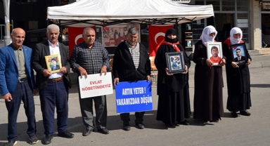 'Evlat nöbeti' sürüyor