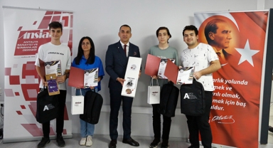 Genç girişimciler fikirlerini yarıştırdı