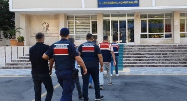 Göçmen kaçakçılığı operasyonunda 2 şüpheli tutuklandı