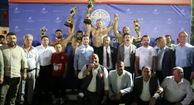 Kaş'ta başpehlivan Balaban