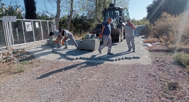 Kemer'de yol ve kaldırım çalışması