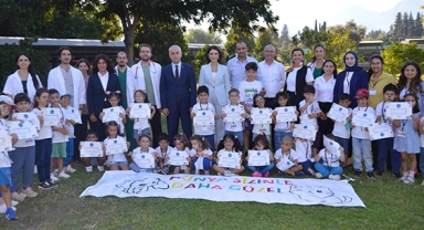 Küçüklere hayvan sevgisi