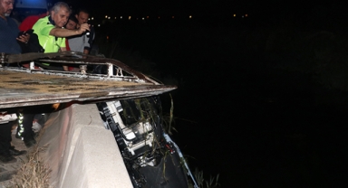 Motosiklet kanala uçtu