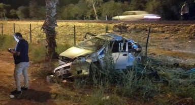 Otomobil şarampole savruldu