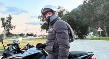 Otomobilin çarptığı motosikletli öldü