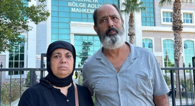 Otomobiliyle kuaföre çarptı, tahliye oldu
