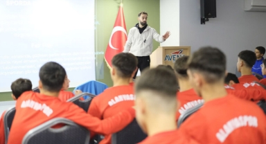 Alanyaspor’da gelişim semineri