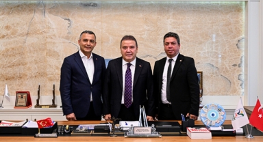 Başkan Böcek Manavgat'ı ziyaret etti