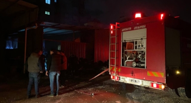 Belediye deposundaki yangın söndürüldü