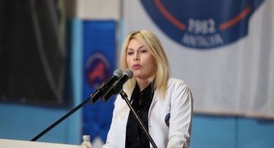 Beyaz önlüklerini törenle giydiler