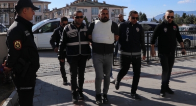 Bir kişiyi silahla öldüren zanlı adliyeye sevk edildi
