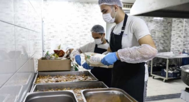 Büyükşehir ihtiyaç sahiplerini yalnız bırakmıyor