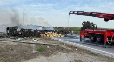 Devrilerek yanan tırın sürücüsü öldü