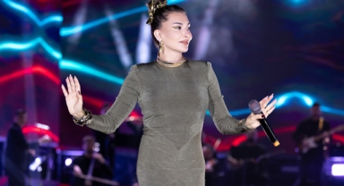 Ebru Yaşar coşturdu