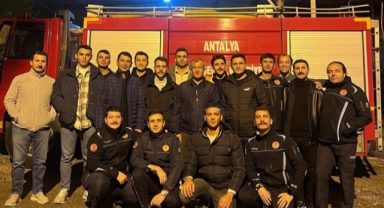 Emekli itfaiyeciye pastalı kutlama