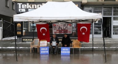 'Evlat nöbeti' sürüyor