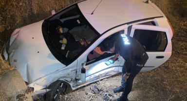İki otomobil çarpıştı: 3 yaralı