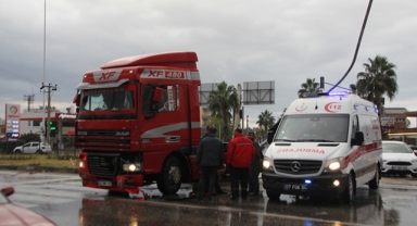 İki tır çarpıştı