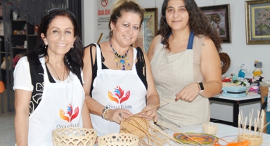 Kadınlardan el emeği sepetler