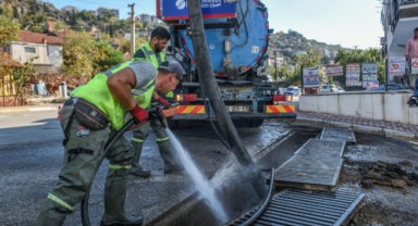 Kepez’de mazgal temizliği yapıldı