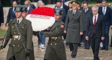 KKTC Ankara Büyükelçisi Korukoğlu, Anıtkabir'i ziyaret etti