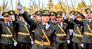 O teğmenlere Antalya’dan destek