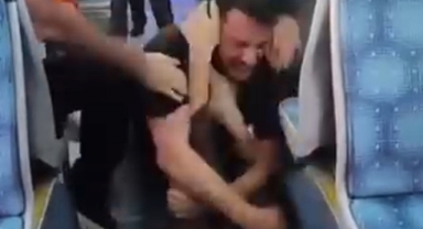 Otobüste kavga çıktı
