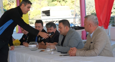 Pazar yeri kura çekimi yapıldı