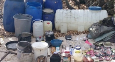 PKK'ya ait yaşam malzemeleri ele geçirildi