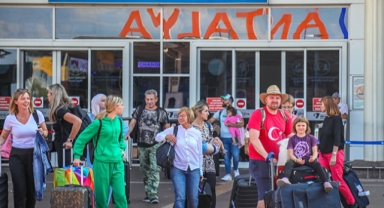 Rus ve Alman turist sayısı 7 milyonu aştı
