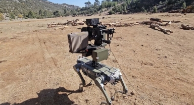 Silahlı robot köpekleri göreve hazırlanıyor