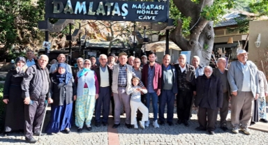 Yaşlılar tarihi ve doğayı gezdi