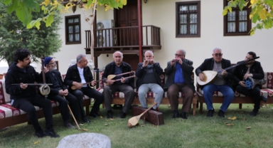 Yöresel müzik dinletisi